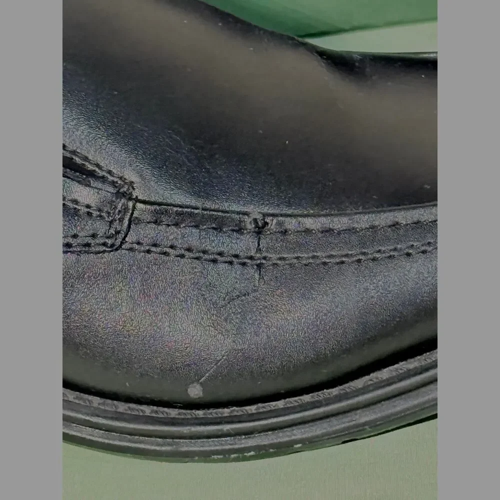 G H Bass & Co Alberta black leather slip-on loafers. Men’s 11.5 D